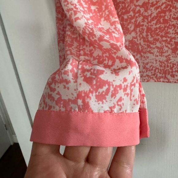 Kenneth Cole Pink and White Women's Top. Ptp 20” - Picture 3 of 5